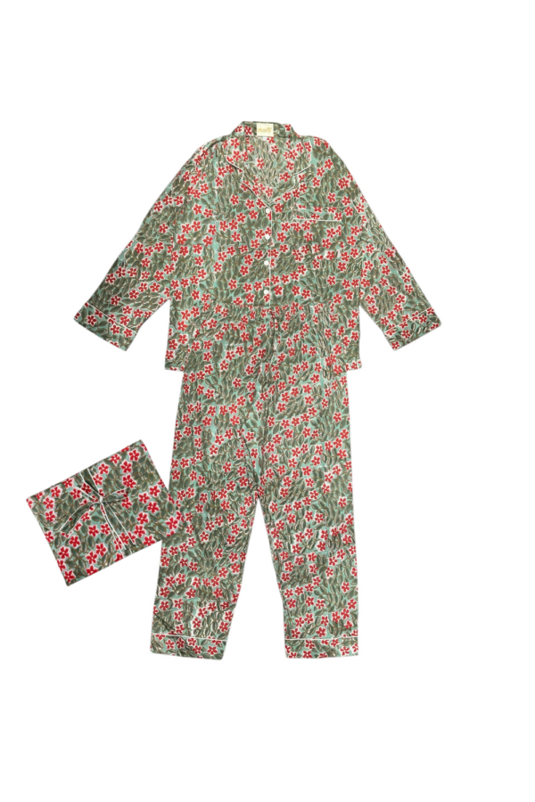 Ensemble pyjama "asha" vert avec des fleurs rouges