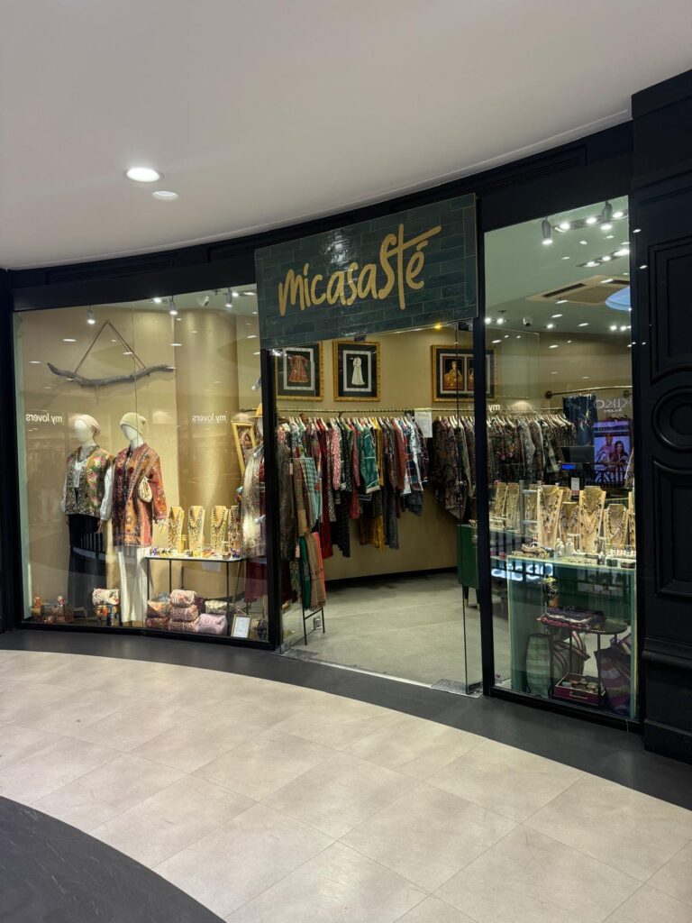 Photo de la boutique Micasasté – vêtements et accessoires artisanaux pour femmes - Photo pour la FAQ - Questions fréquentes