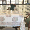Nappe Vanya - Imprimé fleurit rose, vert et bleu. Taille 150 x 230