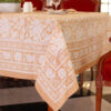Nappe Sonali, modèles florales beige/marron. Plusieurs tailles : 180 x 280 - 180 x 340 - 180 x 450