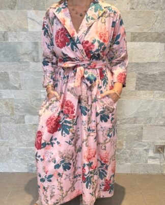 Robe Longue Portefeuille Amara - aux manches longues. Couleur Rose Thé