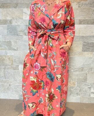 Robe Longue Portefeuille Amara - aux manches longues. Couleur Rose Corail