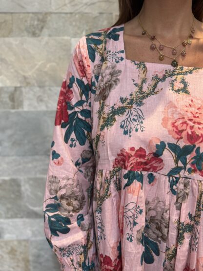 Robe Longue Tara - aux manches longues. Col Bateau. Couleur Rose 2