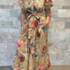 Robe Longue Kavya - aux manches courtes. Style chemise. Couleur Beige