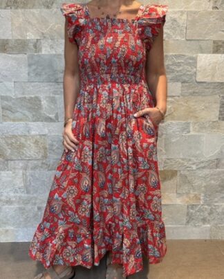 Robe Longue Mira - aux manches courtes smockée. Couleur rouge