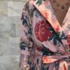 Robe Longue Portefeuille Amara - aux manches longues. Couleur Rose Thé 2