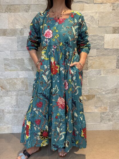 Robe Longue Padma - aux manches longues. Col Bateau. Couleur Bleu
