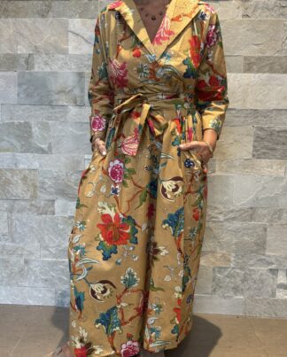 Robe Longue Portefeuille Amara - aux manches longues. Couleur beige