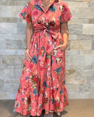 Robe Longue Kavya - aux manches courtes. Style chemise. Couleur Rose Fushia