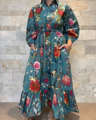 Robe Longue Padma - aux manches longues smockée. Couleur Bleu Paon