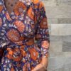 Robe Longue Portefeuille Amara - aux manches longues. Couleur Violette 2