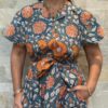Robe Longue Kavya - aux manches courtes. Style chemise. Couleur Bleu Tournesol 3