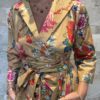 Robe Longue Portefeuille Amara - aux manches longues. Couleur beige 3