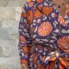 Robe Longue Portefeuille Amara - aux manches longues. Couleur Violette 4