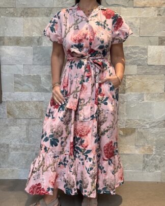 Robe Longue Kavya - aux manches courtes. Style chemise. Couleur Rose Clair