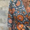 Robe Longue Portefeuille Amara - aux manches longues. Couleur Bleu Tournesol 3