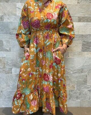 Robe Longue Padma - aux manches longues smockée. Couleur Jaune Moutarde