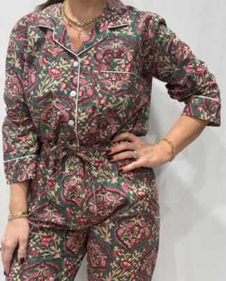 Pyjama Daphne - Chemise et pantalon en 100 % coton, avec pochette assortie, style premium, fabriqué en Inde.