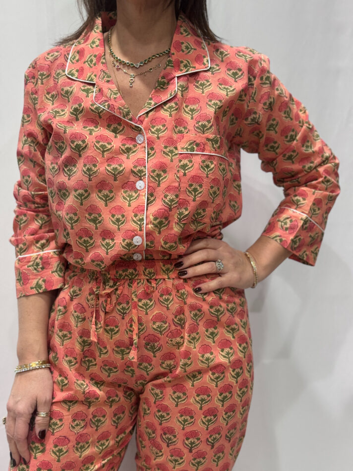 Pyjama Rosalind - Chemise et pantalon en 100 % coton, avec pochette assortie, style premium, fabriqué en Inde.