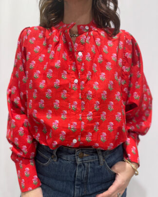 Blouse Jasmine Rouge, la blouse en coton Jasmine est une pièce confortable en taille unique. Une couleur rouge et un imprimé floral.