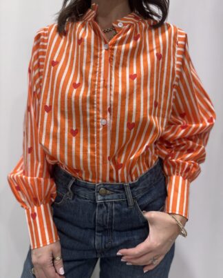 Blouse Pyaar Orange, Taille Unique. Une blouse rayé jaune imprimés avec des coeurs.